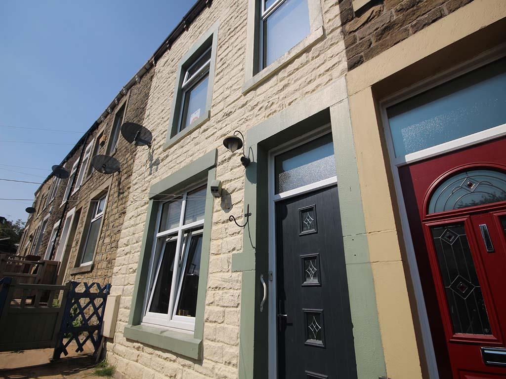 4 bedroom terraced house SSTC in Barnoldswick - Main Image